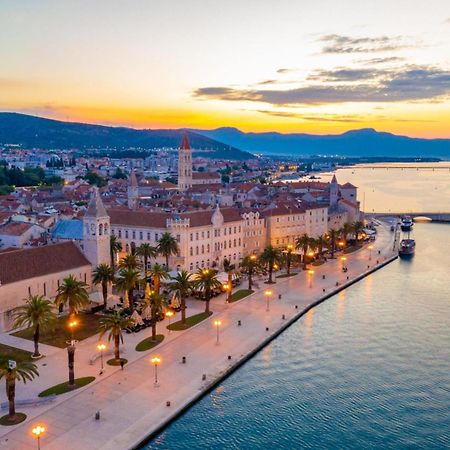Island Resort Mihaela - Happy Rentals Trogir Exteriér fotografie