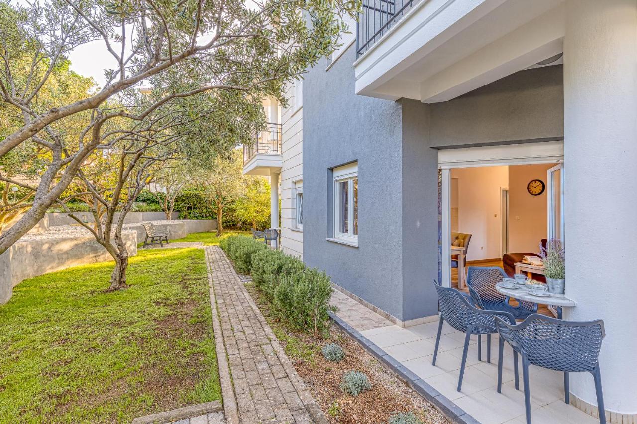 Island Resort Mihaela - Happy Rentals Trogir Exteriér fotografie