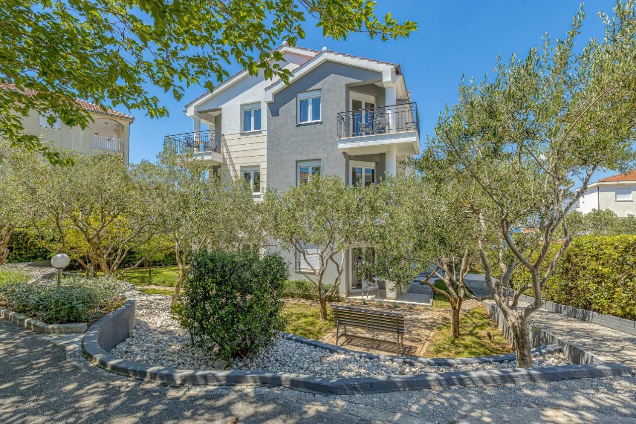 Island Resort Mihaela - Happy Rentals Trogir Exteriér fotografie
