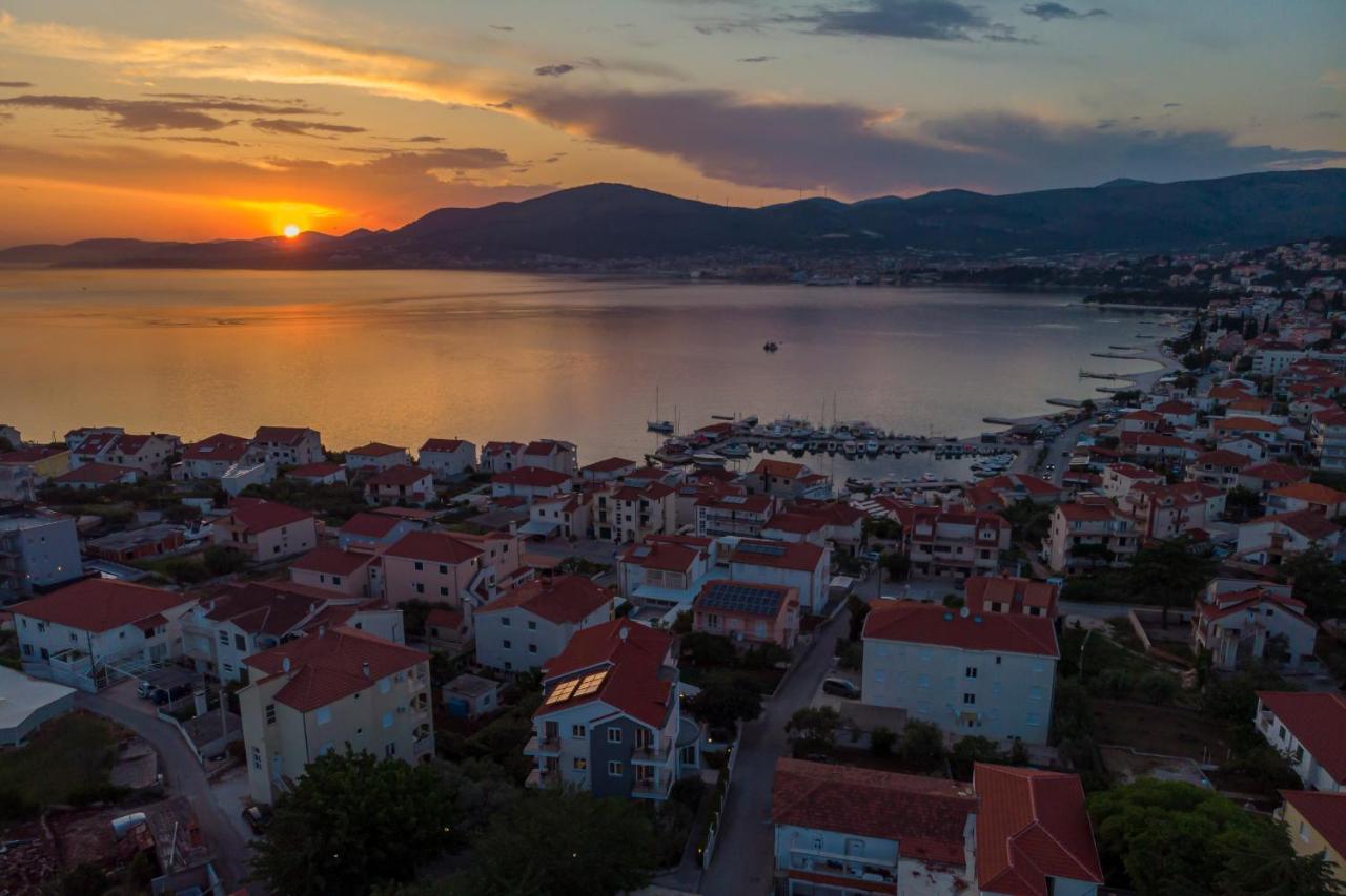 Island Resort Mihaela - Happy Rentals Trogir Exteriér fotografie