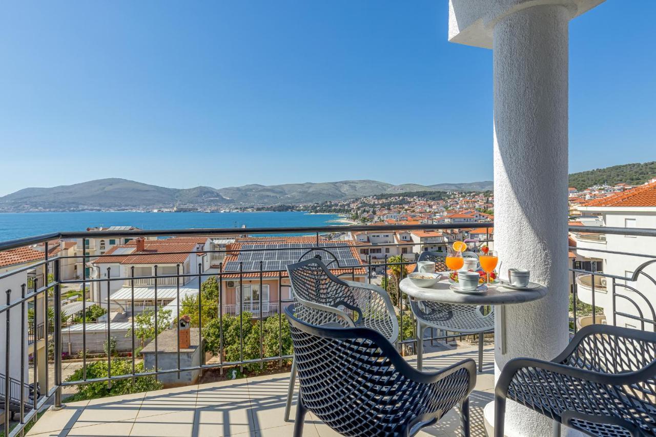 Island Resort Mihaela - Happy Rentals Trogir Exteriér fotografie