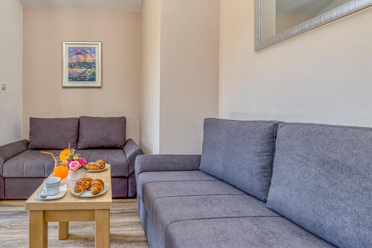 Island Resort Mihaela - Happy Rentals Trogir Exteriér fotografie