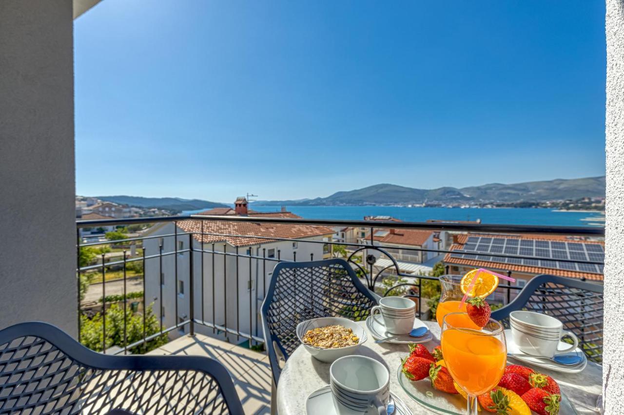 Island Resort Mihaela - Happy Rentals Trogir Exteriér fotografie