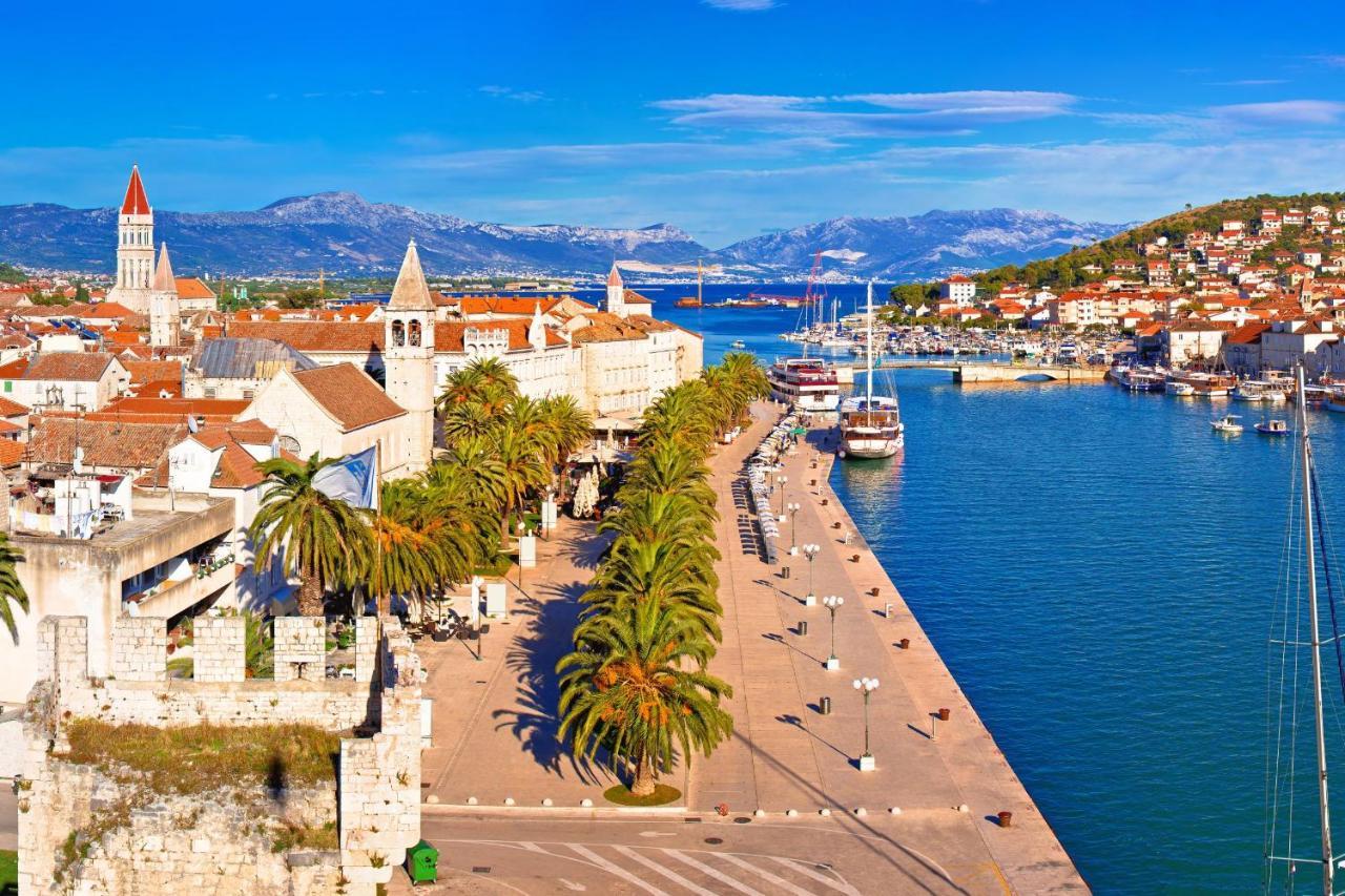 Island Resort Mihaela - Happy Rentals Trogir Exteriér fotografie